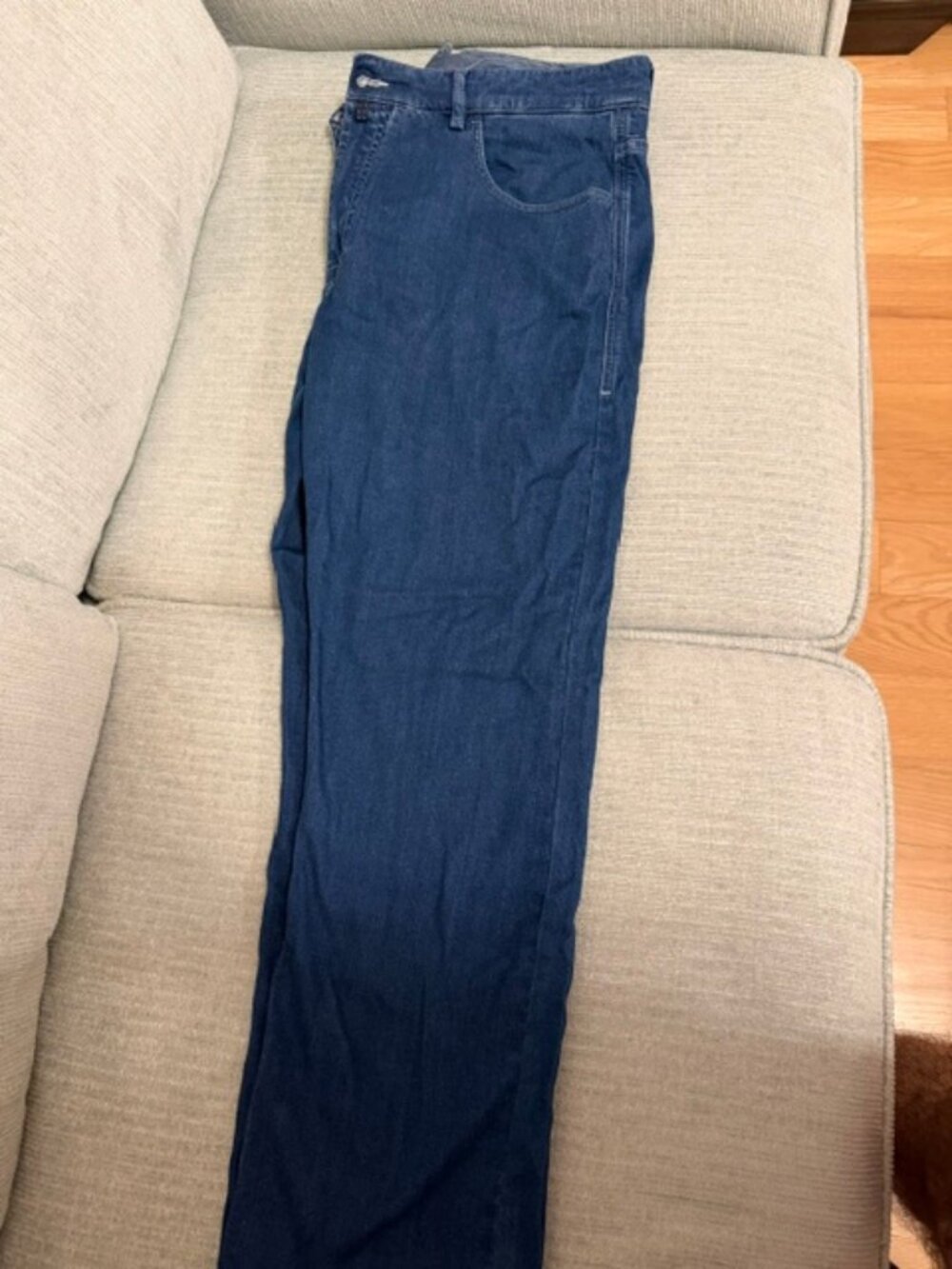 Scissor scriptor jeans